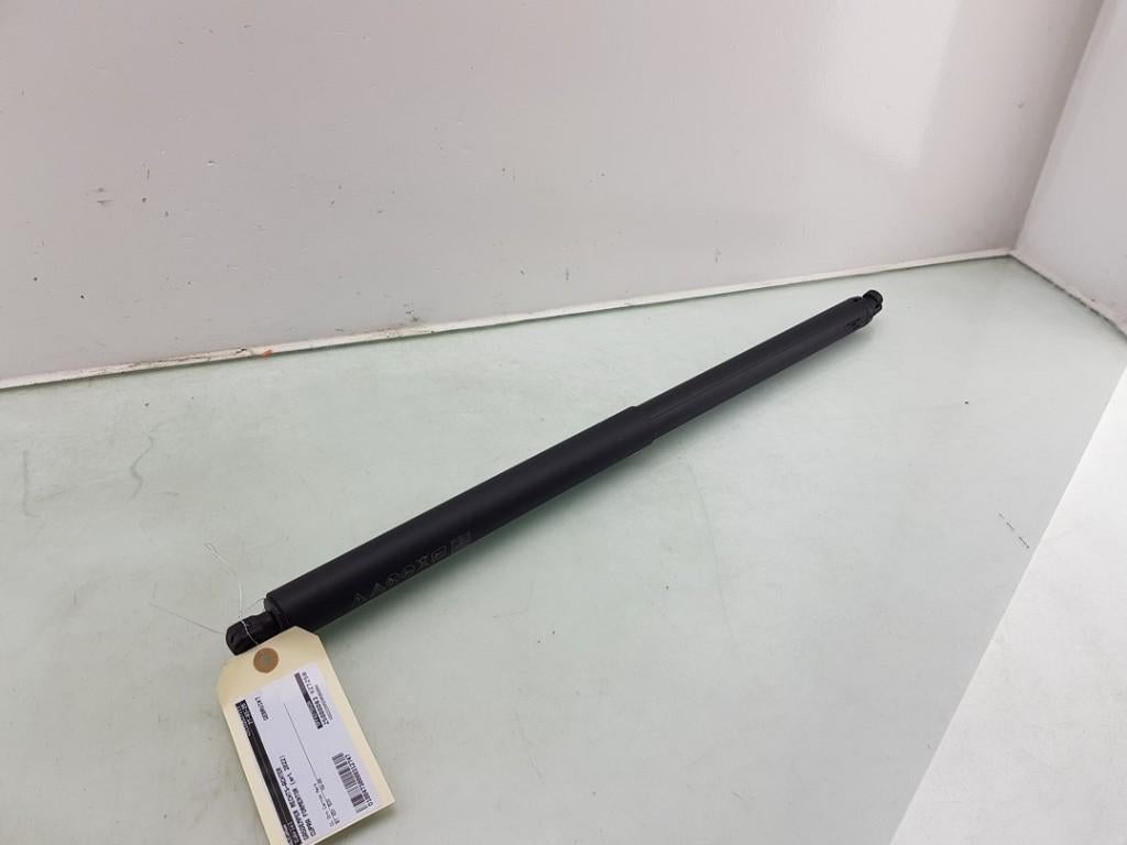 VERIN A GAZ ARRIÈRE DROIT Cupra Formentor (|5FF827552A|), Utilisé, Seat