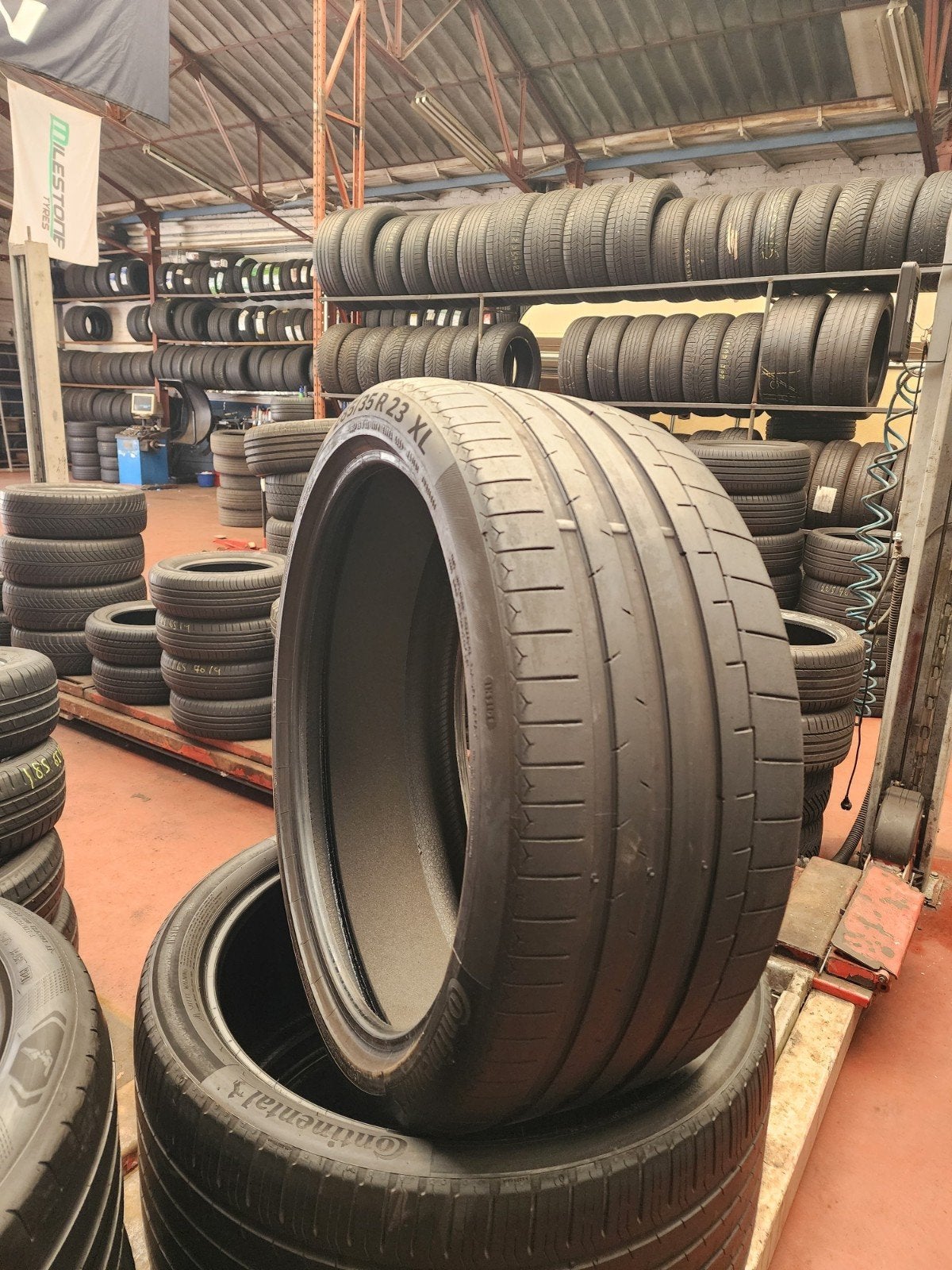 285/35R23 CONTINENTAL TOP QUALITÉ avec montage et équilibrag, Autos : Pièces & Accessoires, Commande, Enlèvement