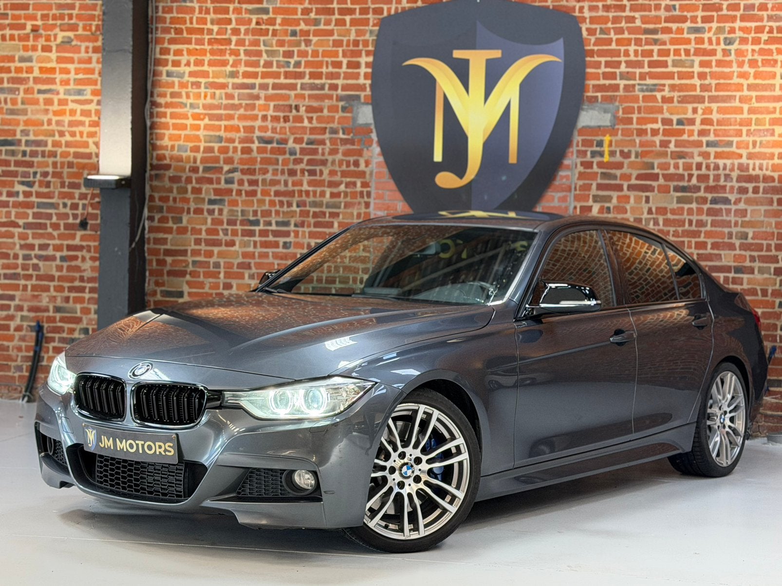 BMW 328i • M-Pack • Boîte manuelle • CarPlay, Argent ou Gris, Achat, Euro 6, Entreprise