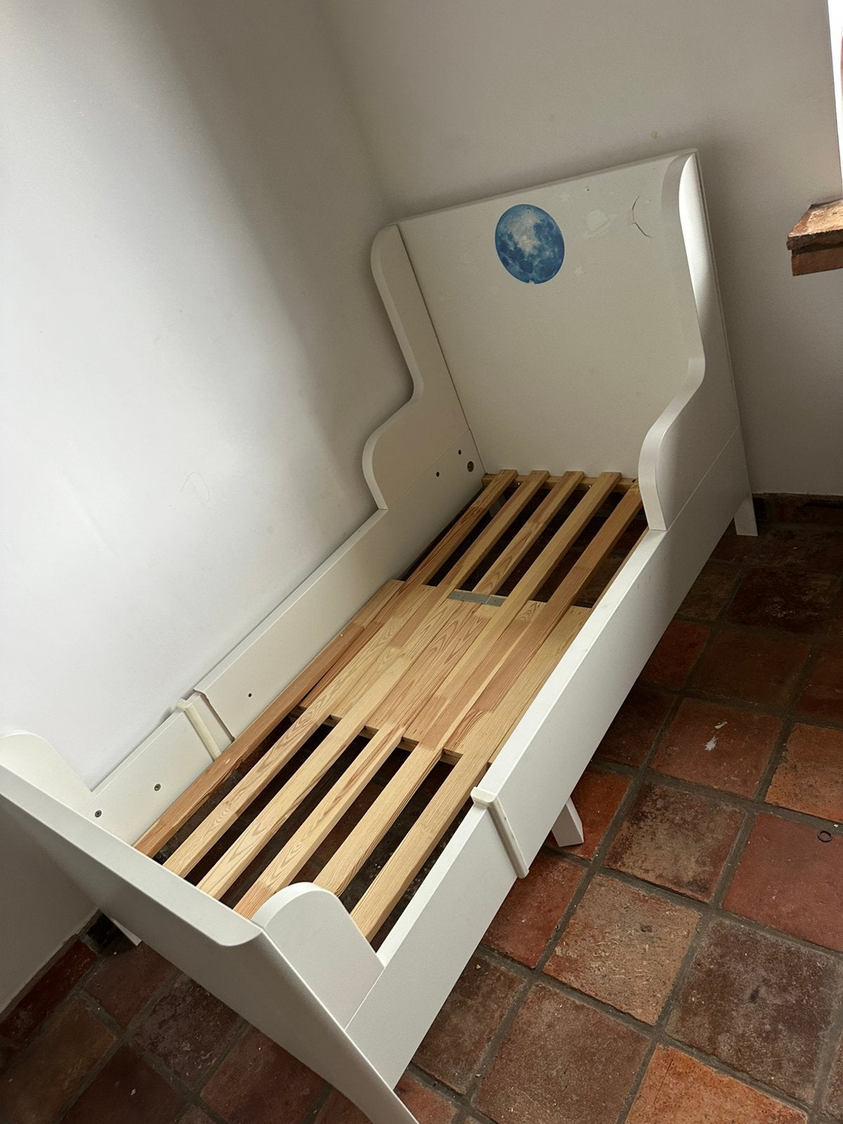 Kinder mee groei bed 20 euro, Kinderen en Baby's, Ophalen, Gebruikt, Lattenbodem