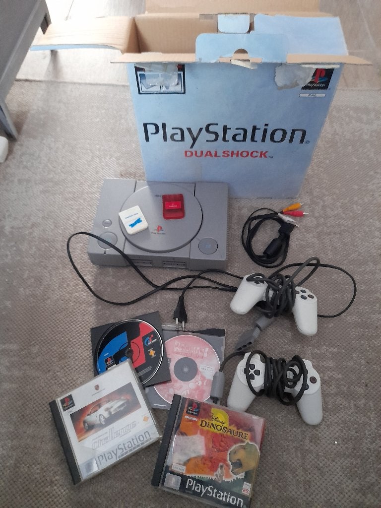 PS1 - Playstation 1 - Console avec boite + jeux, Ophalen of Verzenden, Gebruikt, Met 2 controllers, Met games