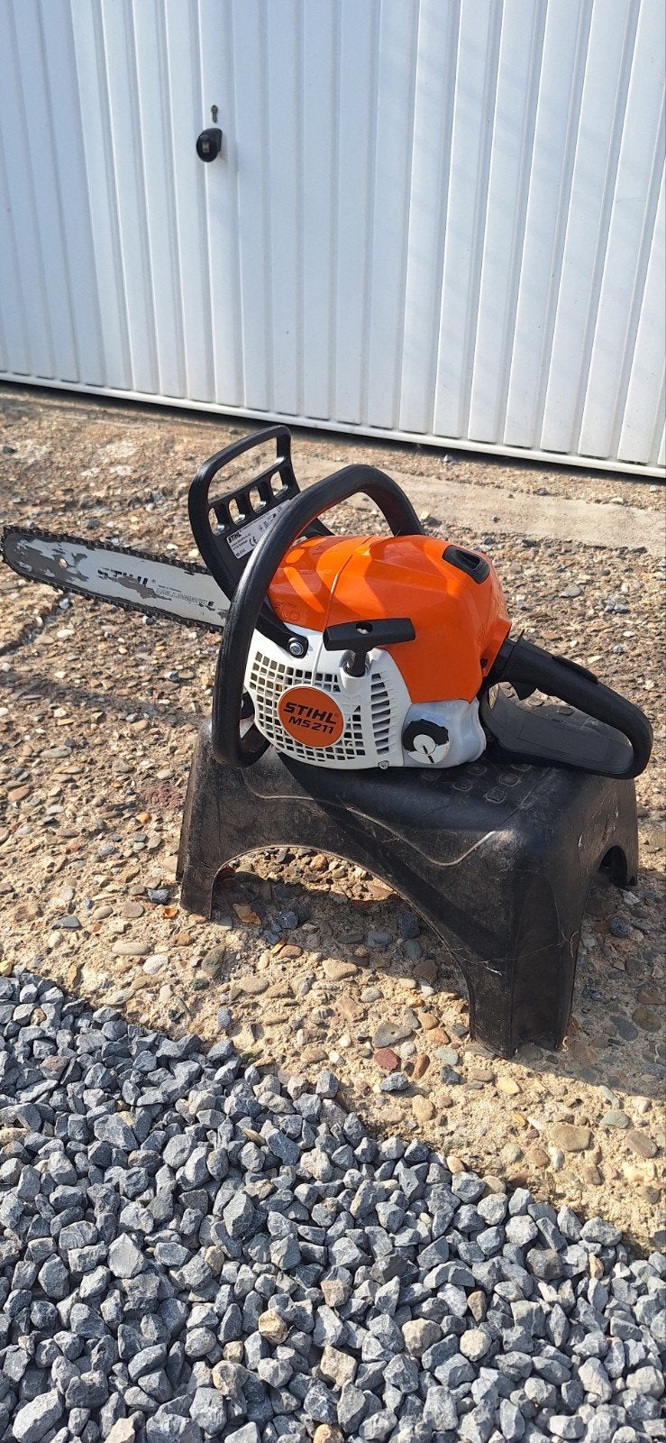 Tronçonneuse STIHL MS 211, Enlèvement