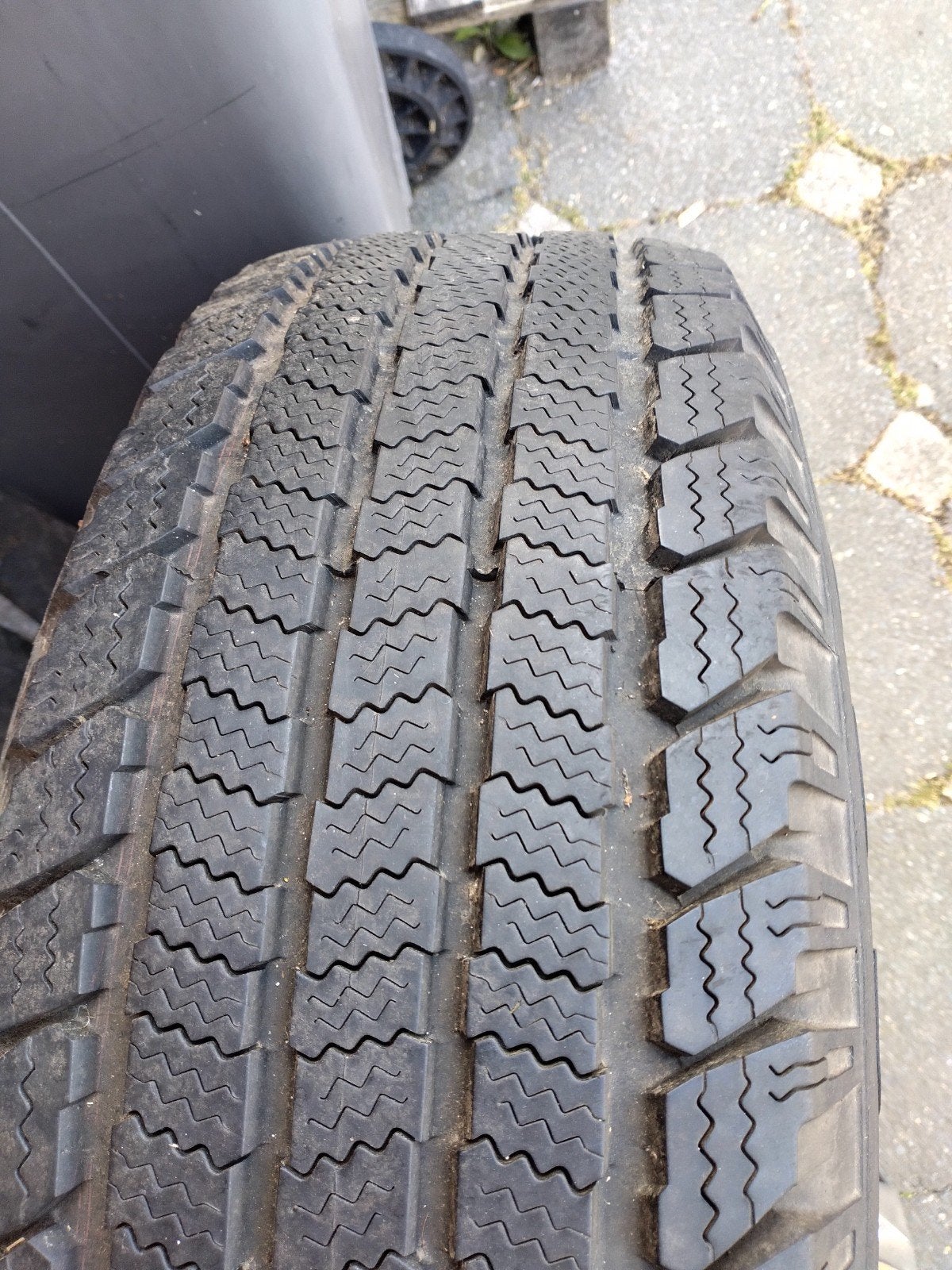 Jantes en aluminium avec pneus taille M+S 225/70R16 103T, Enlèvement