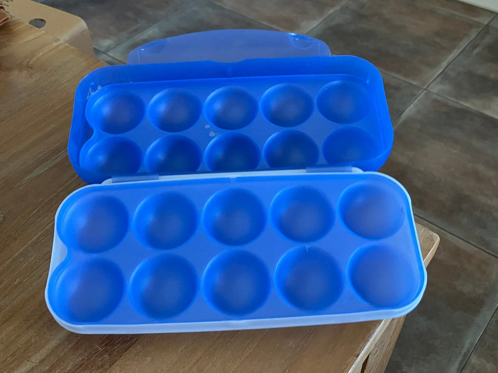 Boîte à œufs Tupperware, Enlèvement, Comme neuf