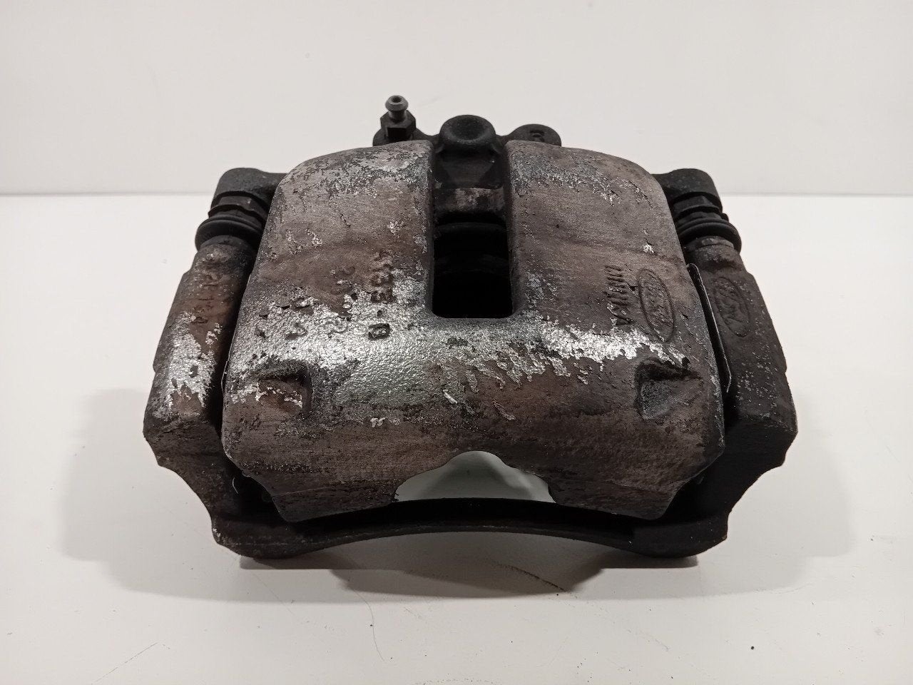 Remklauw rechts voor Ford B-Max, Onderdelen@venauto.nl, Van der Ven Autorecycling B.V., Gebruikt, Ettenseweg 76, 4706 PB Roosendaal, The Netherlands