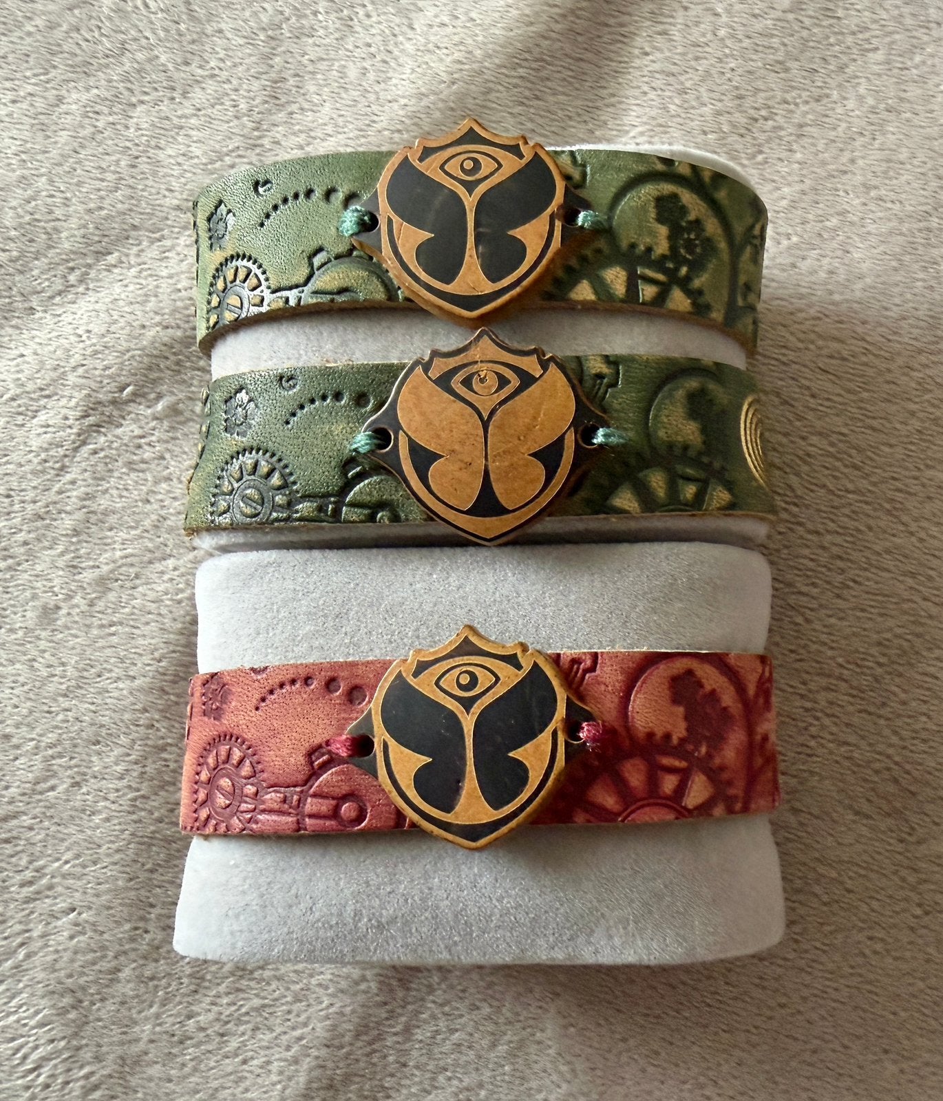3 armbanden van TomorrowWorld 2015, Verzamelen, Overige Verzamelen, Ophalen of Verzenden, Zo goed als nieuw