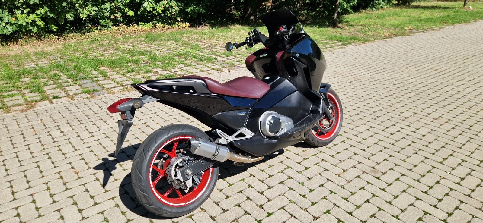 Honda integra 700cc 2012 bj 50dkm €2300, Particulier, ABS