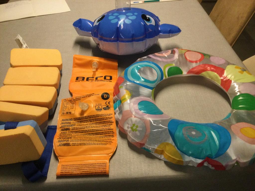 Zwemhulpmiddelen, Ophalen, Zo goed als nieuw