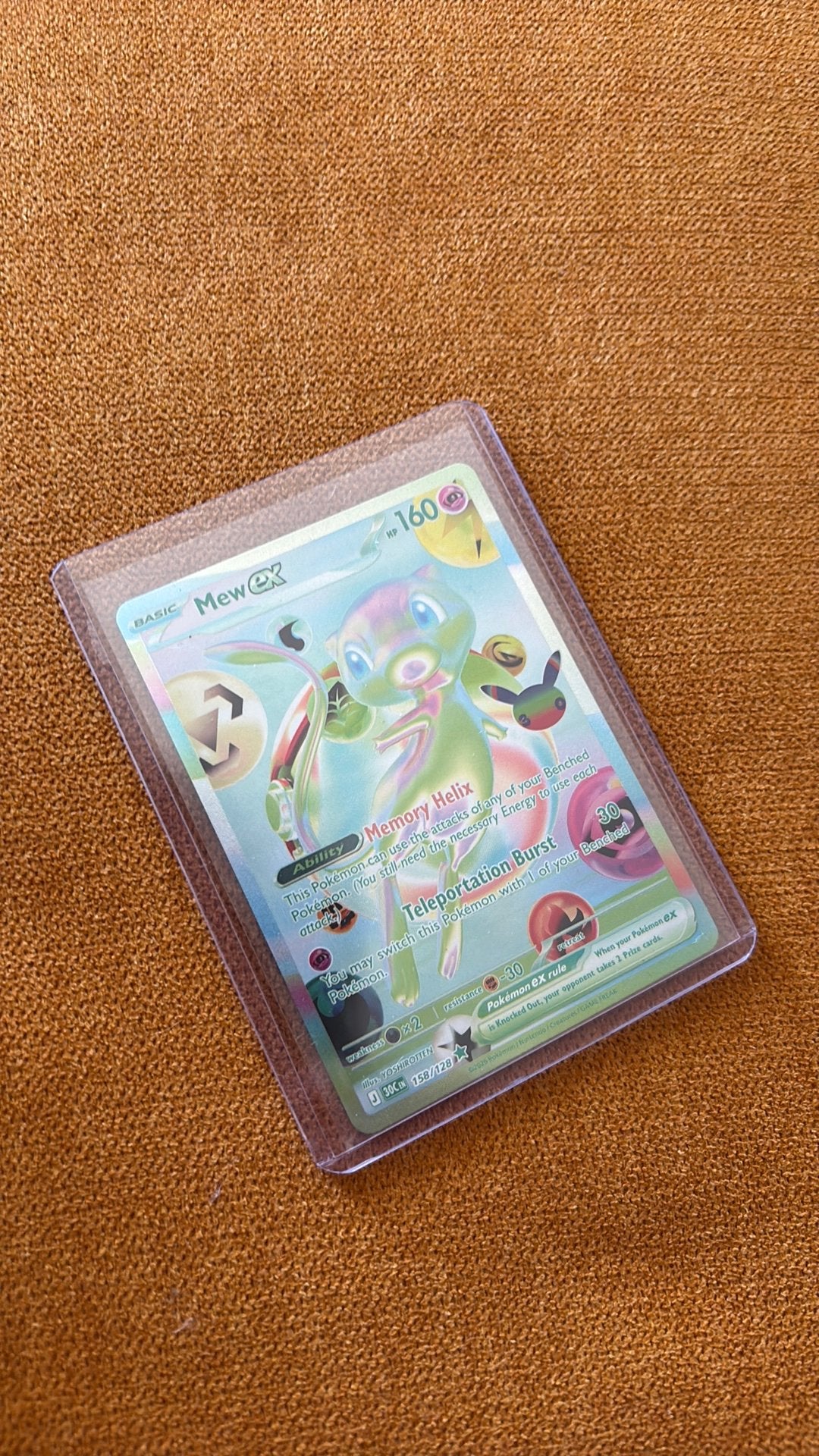 Mew FUR pokemon 30 ans, Enlèvement, Comme neuf, Cartes en vrac