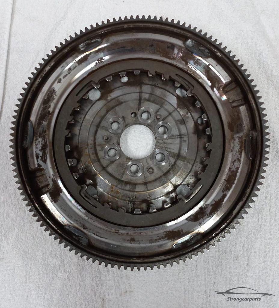 Audi A3 8V Dubbel massa vliegwiel 03F105266C 1.4tfsi DSG CXS, -, Audi, Utilisé, -
