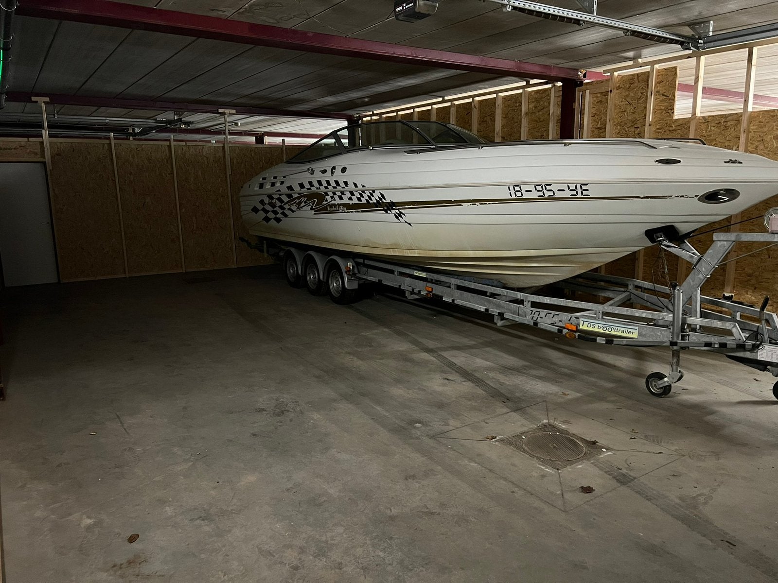 Te huur: staanplaats of magazijnruimte Lebbeke, Immo, Garages & Places de parking