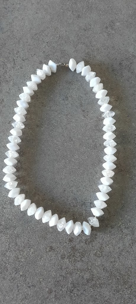 Joli collier mignon, Enlèvement ou Envoi, Comme neuf, Blanc