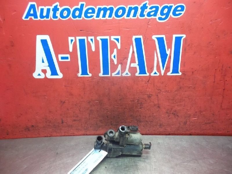 POMPE A EAU BMW 3 serie Touring (E46 / 3) (|64118369807|), Utilisé, BMW, Petuelring 130
80809  München, DE, Bayerische Motoren Werke AG
