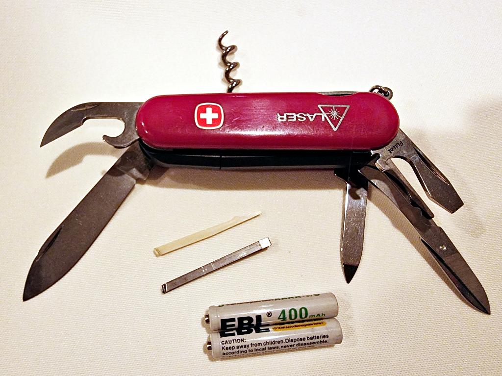 VICTORINOX Wenger 97 laser Pfizer, Caravanes & Camping, Enlèvement ou Envoi, Utilisé, Autre