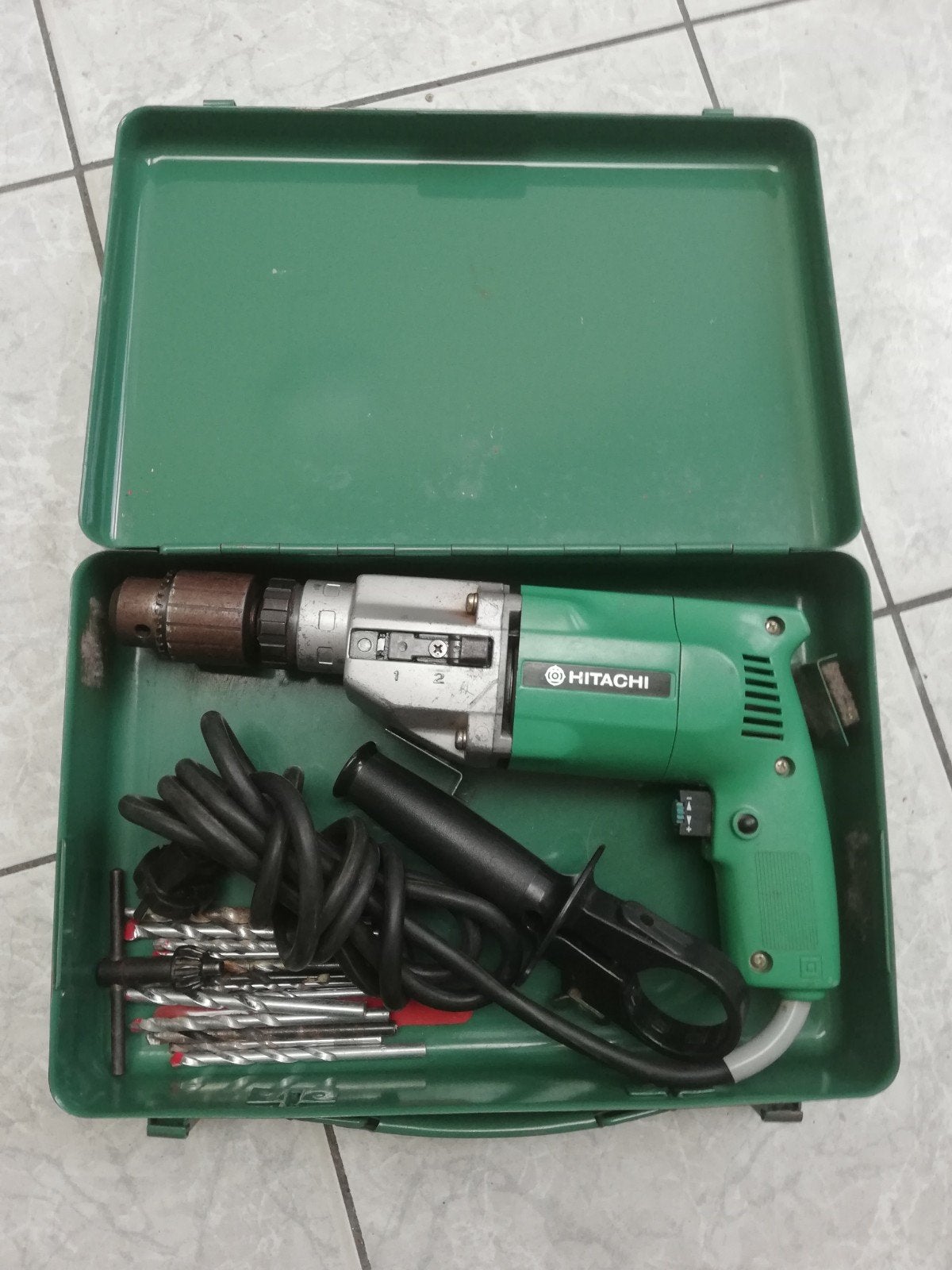 Boormachine van het merk Hitachi, Doe-het-zelf en Bouw, 600 watt of meer, Zo goed als nieuw, Klopboormechanisme, Ophalen
