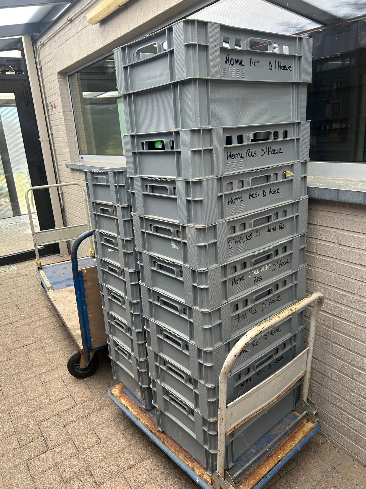 30x Stapelbakken E2 60x40x27cm - Stevig & Stapelbaar, Ophalen, Zo goed als nieuw