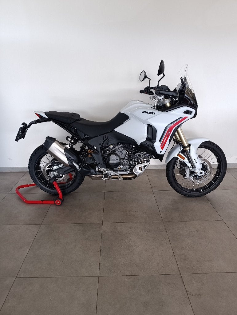 Ducati DesertX V2, Permis Moto A, Entreprise, Plus de 35 kW, 2 cylindres