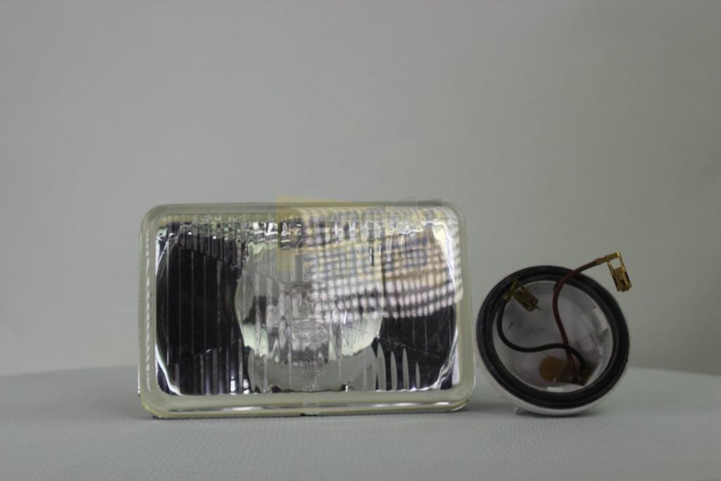 Mazda 929/ Nissan Laurel koplamp (L/R)   1KB003177061 RESTPA, -, -, Nissan, Nieuw