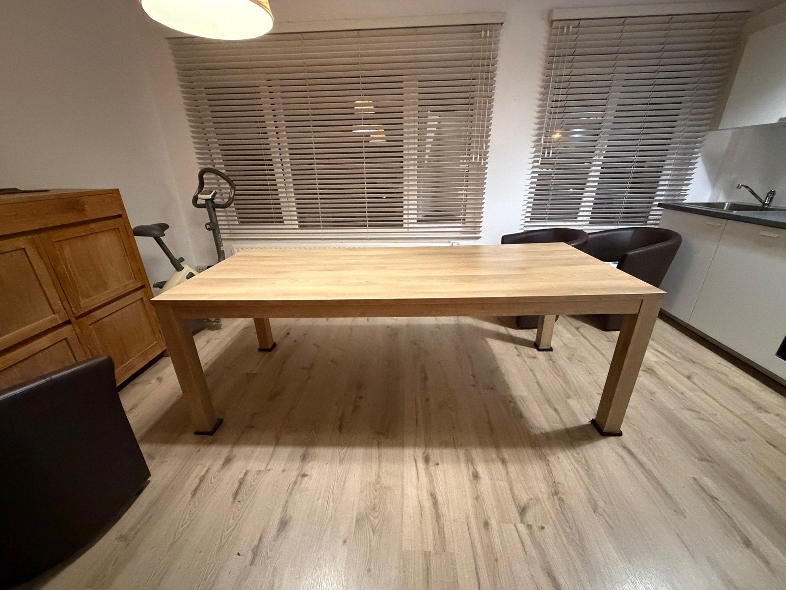 Stevige eettafel, Huis en Inrichting, Ophalen, Gebruikt
