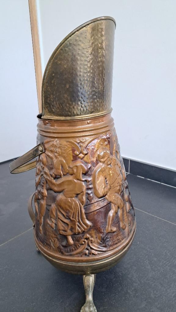 Antieke koperen kolenbak, Ophalen, Koper