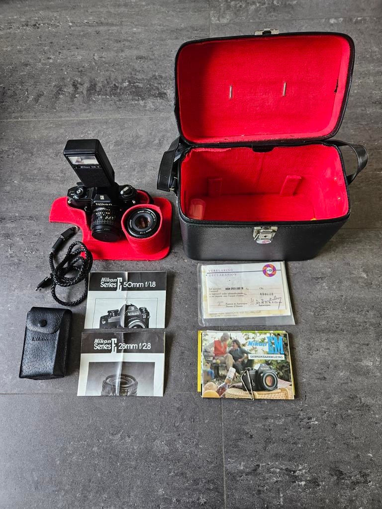 Nikon EM + 28mm & 50mm lenzen – getest & compleet, Enlèvement, Nikon
