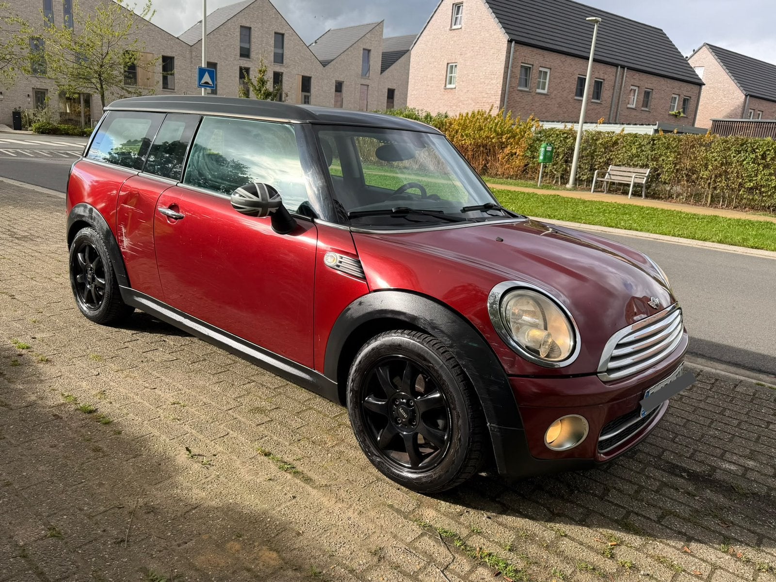 MINI Cooper D Mini Clubman 1.6D Cooper, Autos, Rouge, https://public.car-pass.be/vhr/77aad6f9-4464-4bf0-87d3-d6d392e3c2f0, Achat