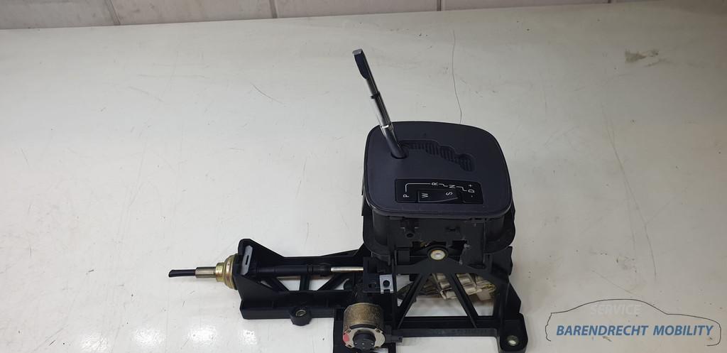 Levier de s lection de vitesse pour Mercedes Classe A W168,, Mercedes-Benz AG, Mercedes-Benz, Utilisé, Mercedesstrasse 120
70372  Stuttgart, DE