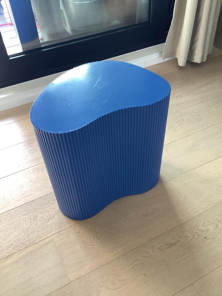 Table d’appoint bloc bleu, Huis en Inrichting, Tafels | Bijzettafels, Ophalen, Zo goed als nieuw