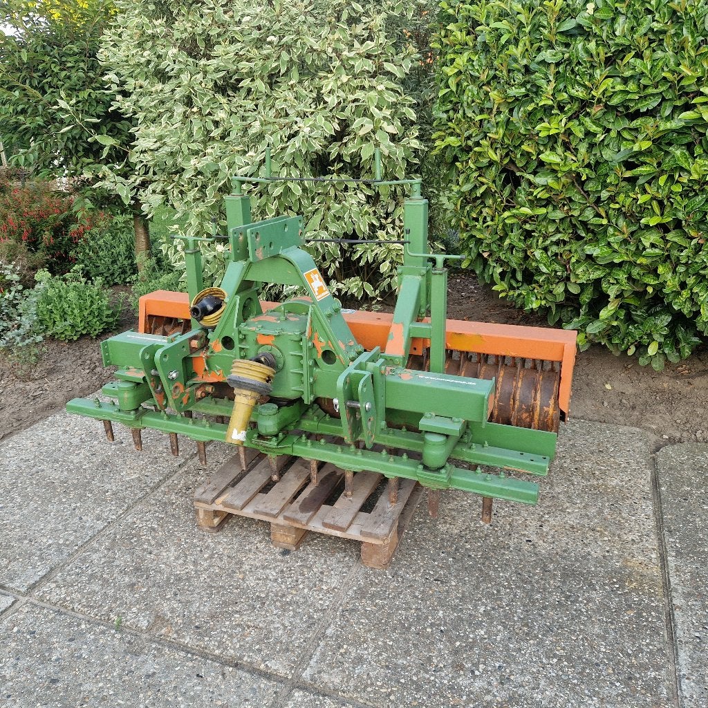 Schudeg.  Amazone, Zakelijke goederen, Ophalen, Zaaien, Planten of Poten
