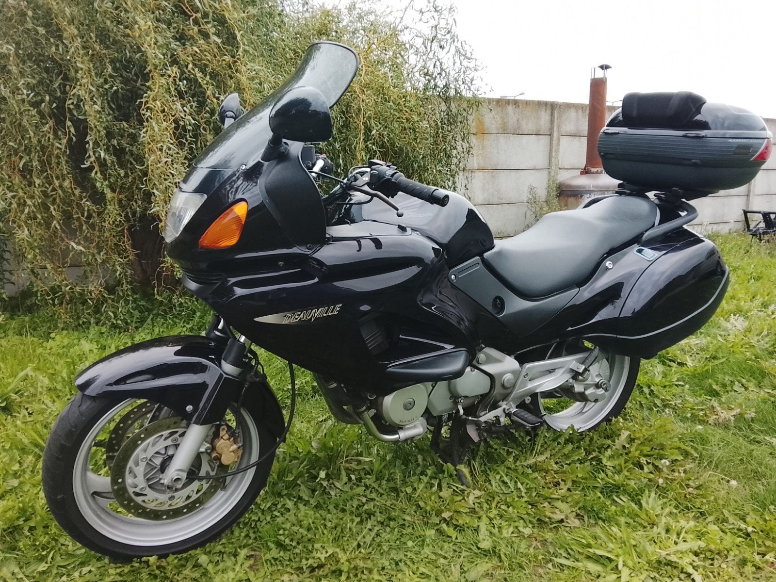 Honda Deauville 650 1999
48.000km
650cc

3 koffers
n, Motoren, Particulier