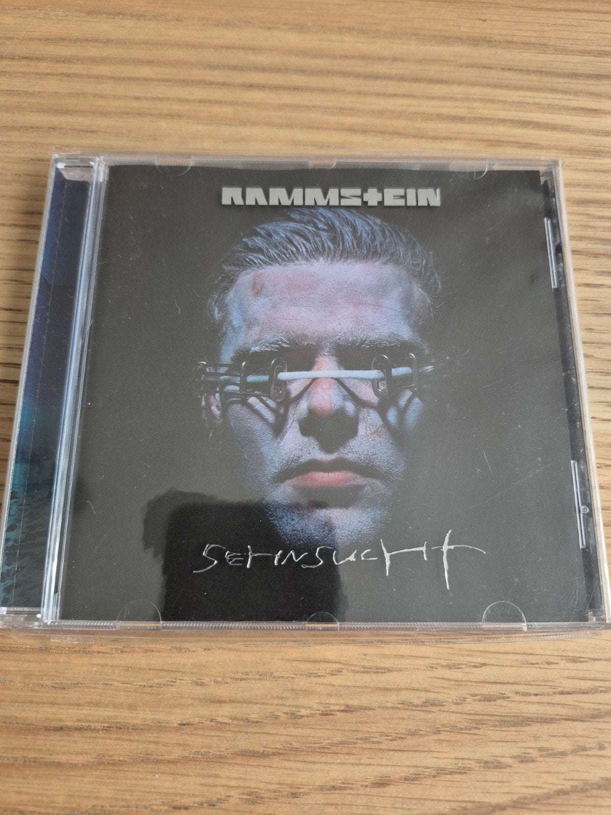 Rammstein - Sehnsucht (Richard), Enlèvement ou Envoi