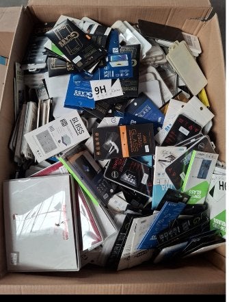 Lot de plus de 1 000 verres trempés et protections – Neufs, Télécoms, Téléphonie mobile | Accessoires & Pièces, Enlèvement, Neuf