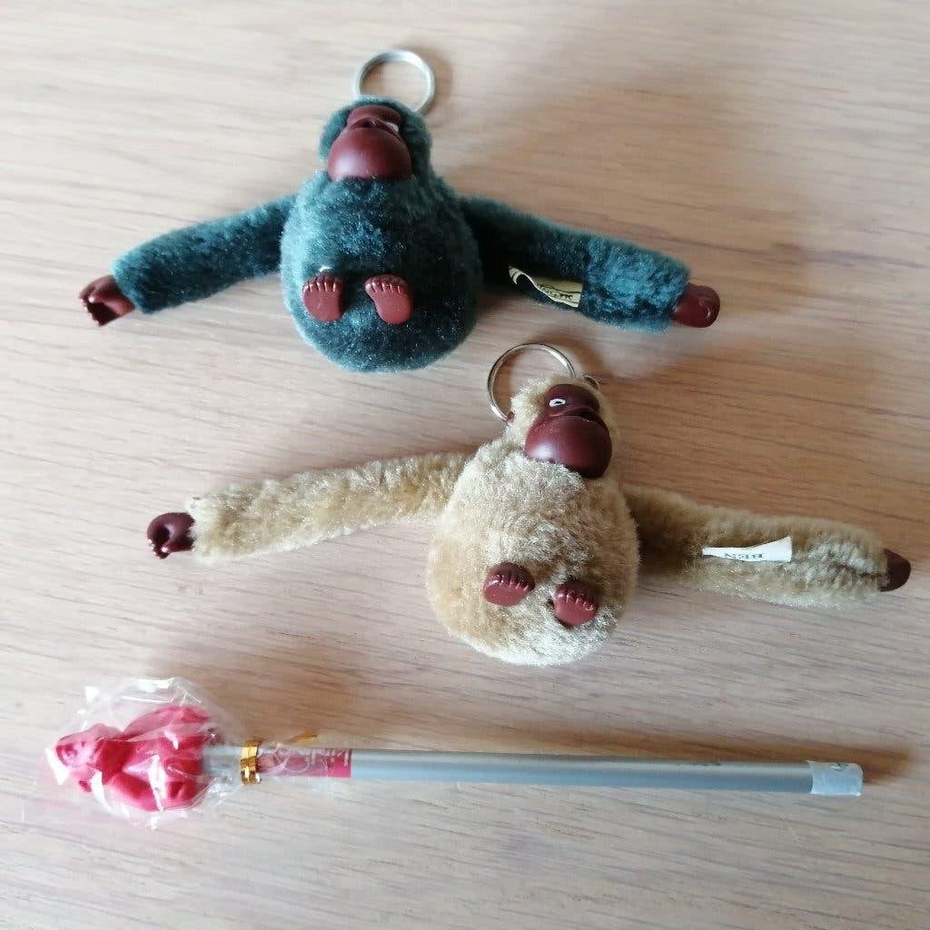 2 Kipling aapjes + potlood met gum, Ophalen of Verzenden, Zo goed als nieuw