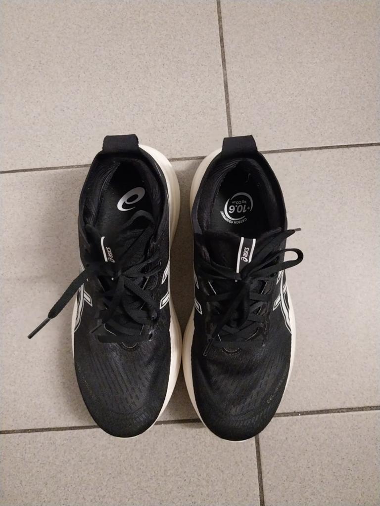 Asics Nimbus 27 Pure Gel loopschoenen 42.5, Sport en Fitness, Basketbal, Ophalen of Verzenden