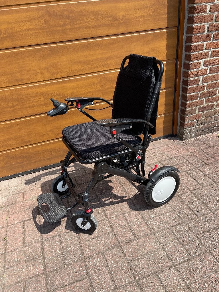 Ultralichte opvouwbare elektrische rolstoel, Ophalen, Inklapbaar, Zo goed als nieuw, Elektrische rolstoel