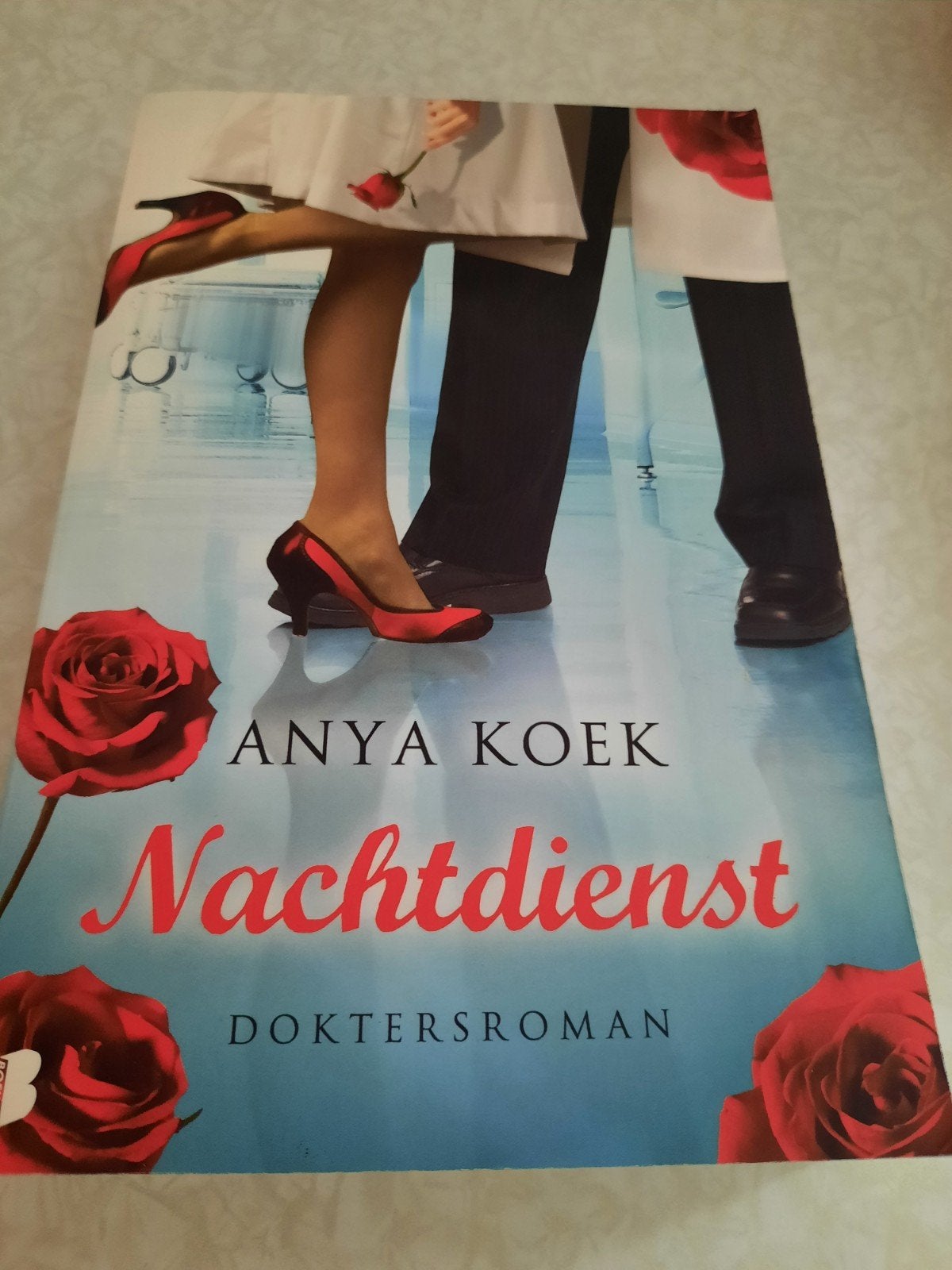 Doktersroman Anya Koek Nachtdienst., Ophalen