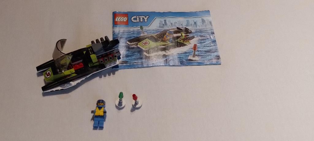 lego 60114 en 60117, Kinderen en Baby's, Speelgoed | Duplo en Lego, City, Lego, Ophalen of Verzenden, Zo goed als nieuw