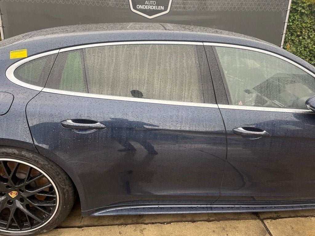 PORTIER RECHTS ACHTER Porsche Panamera (971G), Gebruikt, Deur, Porsche Deutschland GmbH, Porscheplatz 1
70435  Stuttgart, DE