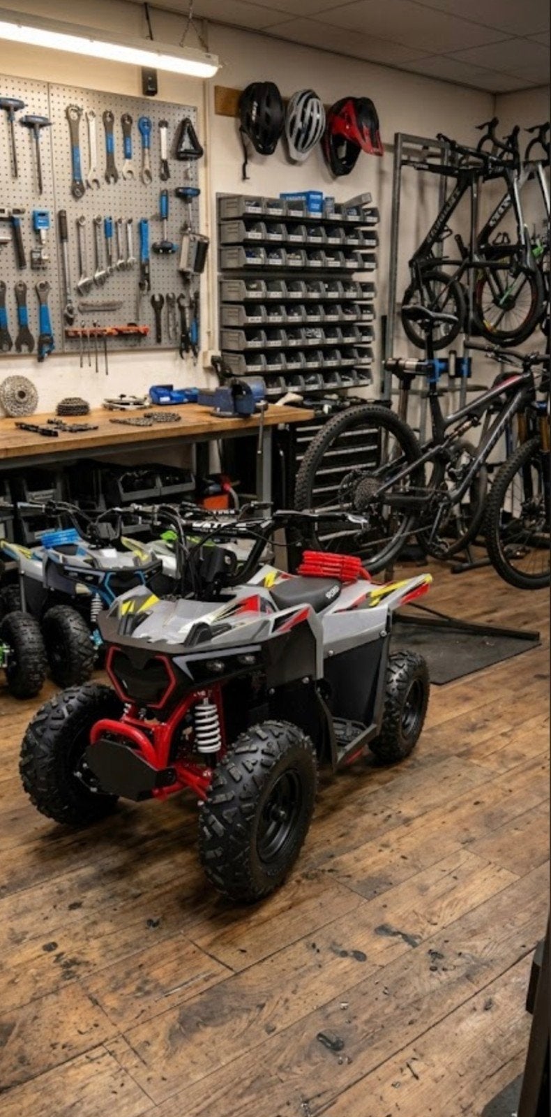 LARGE GAMME DE CROSSERS, DE QUADS ET DE VÉLOS ÉLECTRIQUES