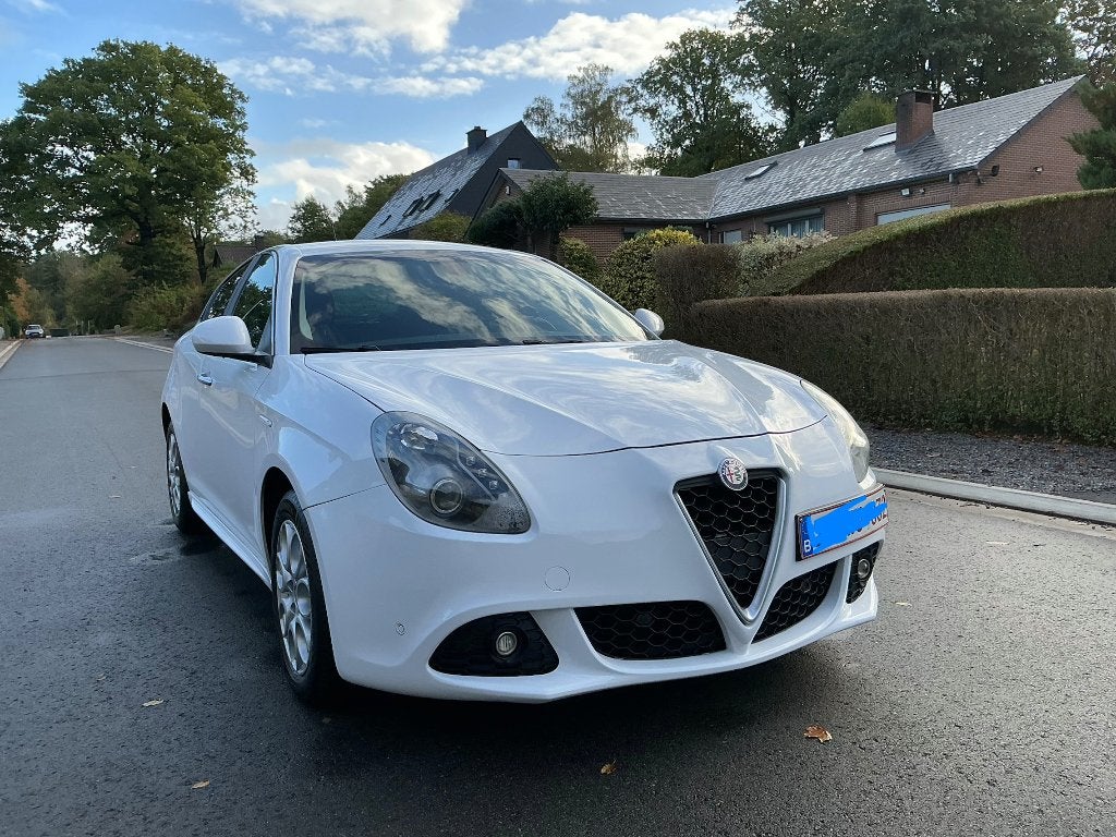 Alfa Romeo Giulietta 1.6 années 2017 0465572733, Auto's, Voorwielaandrijving, Stof, 4 cilinders, Wit