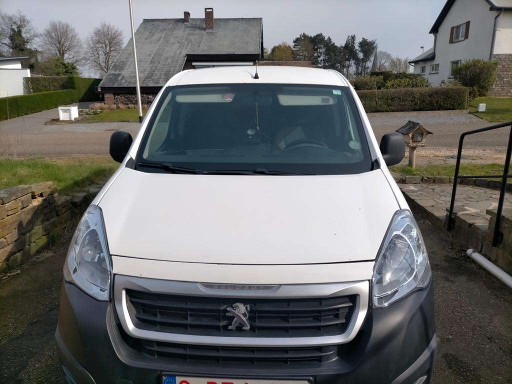 Peugeot partner 2016 1.6hdi 3 zit., Auto's, Peugeot, Euro 5, Wit, Diesel, Particulier