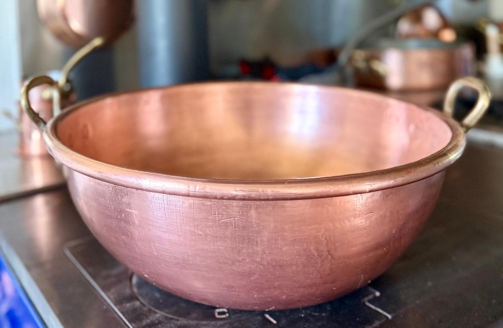 grande bassine à confitures en cuivre massif (43cm/5,4kg), Enlèvement, Utilisé, Autres matériaux, Casserole ou Cocotte-minute