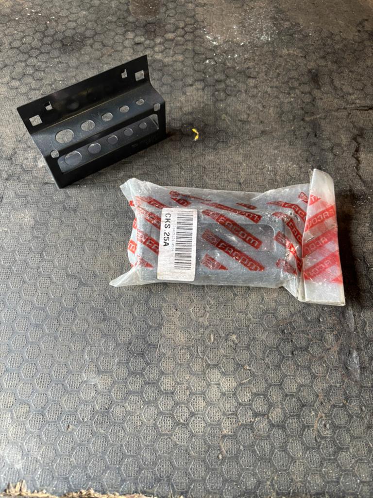 2 Supports extracteurs de goujon facom CKS.25A, Enlèvement ou Envoi, Neuf