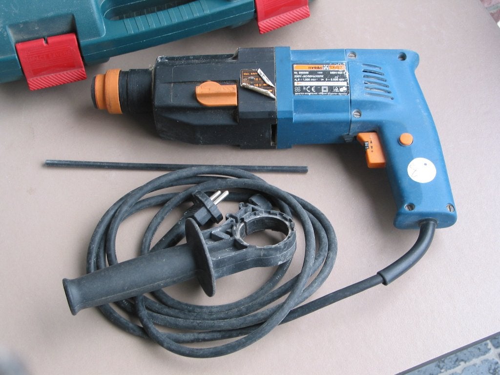 Hamerboormachine, Ophalen, Boormachine