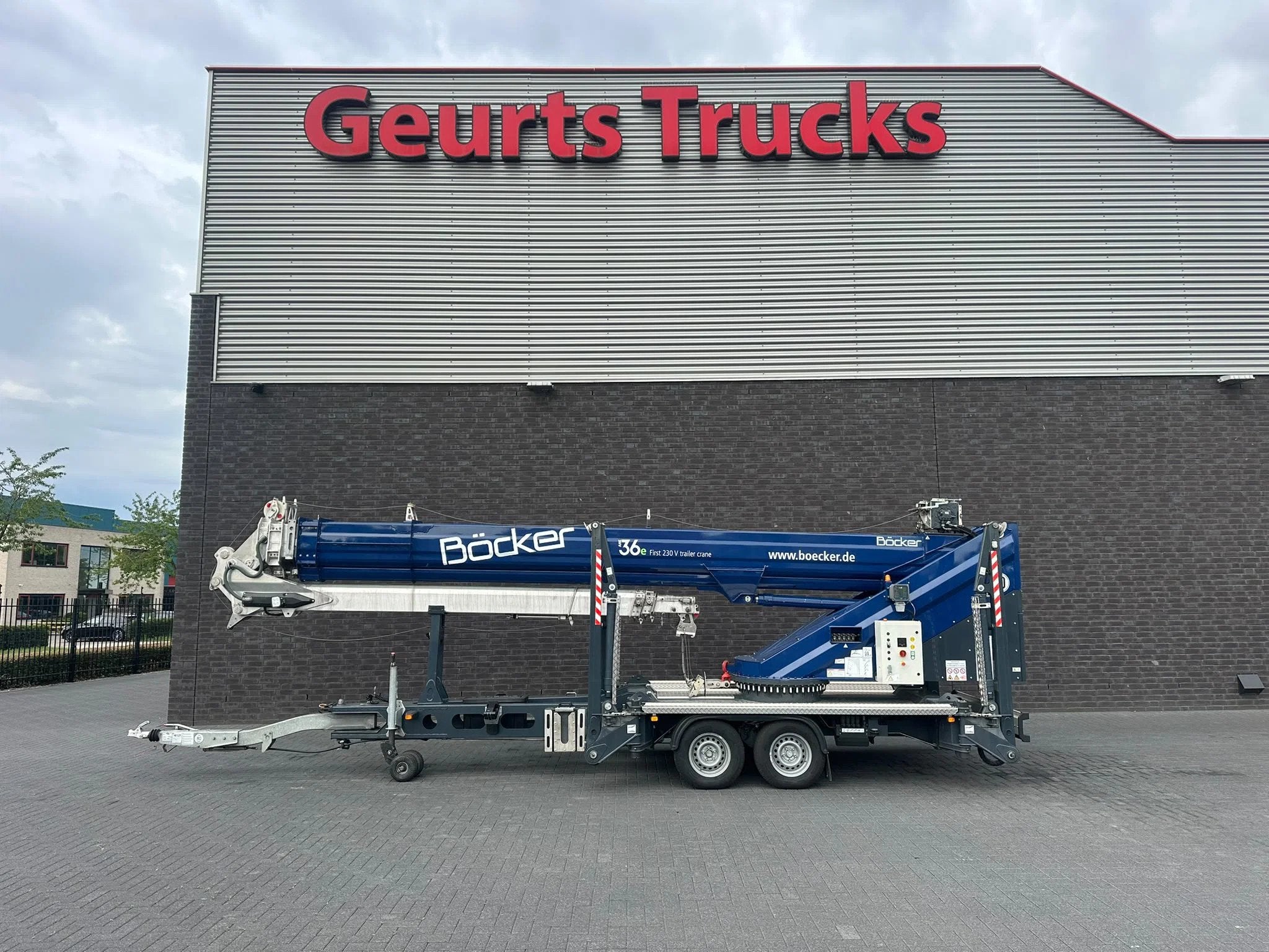 Böcker AHK 36/2400 MONTAGE FULLY ELECTRIC CRANE UREN 278 !, Articles professionnels, Grue