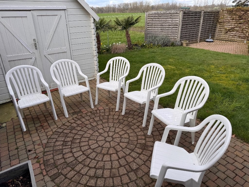 Tuinstoeltjes - wit, Ophalen, Gebruikt, Kunststof, Stapelbaar