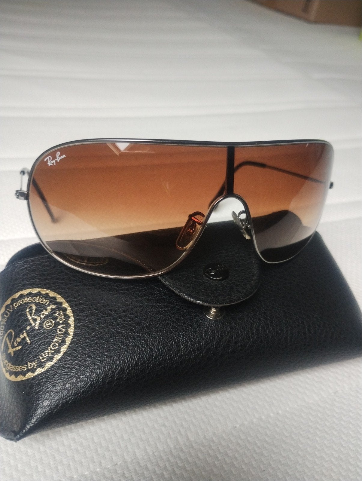 lunettes de soleil ray ban rétro unisexes, Enlèvement ou Envoi, Comme neuf, Brun, Ray-Ban