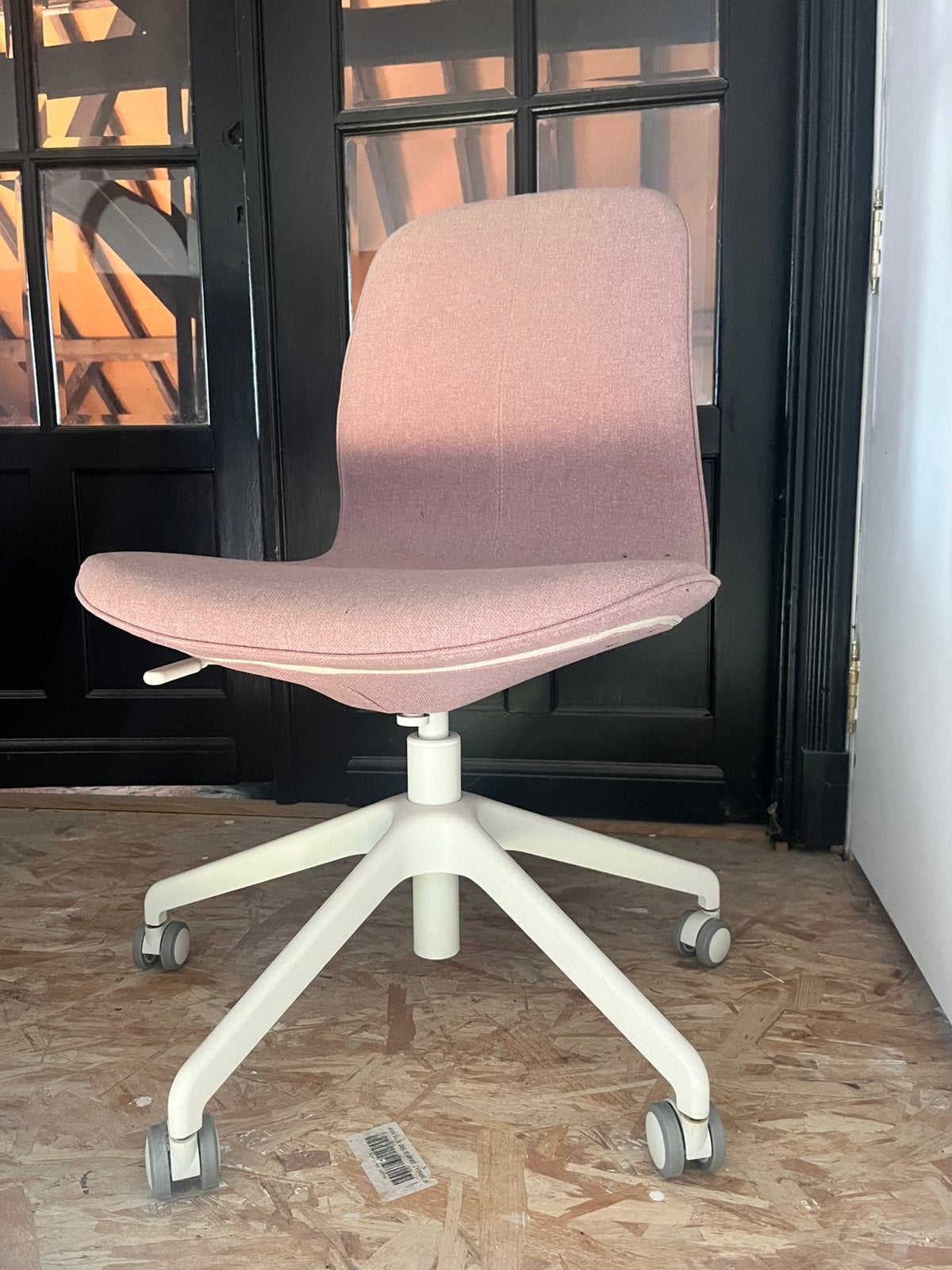 Ikea bureaustoel roze - perfecte staat, Huis en Inrichting, Ophalen, Zo goed als nieuw, Roze, Bureaustoel