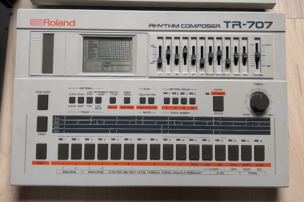 Roland TR 707, Muziek en Instrumenten, Drumcomputers, Ophalen of Verzenden, Gebruikt, Roland