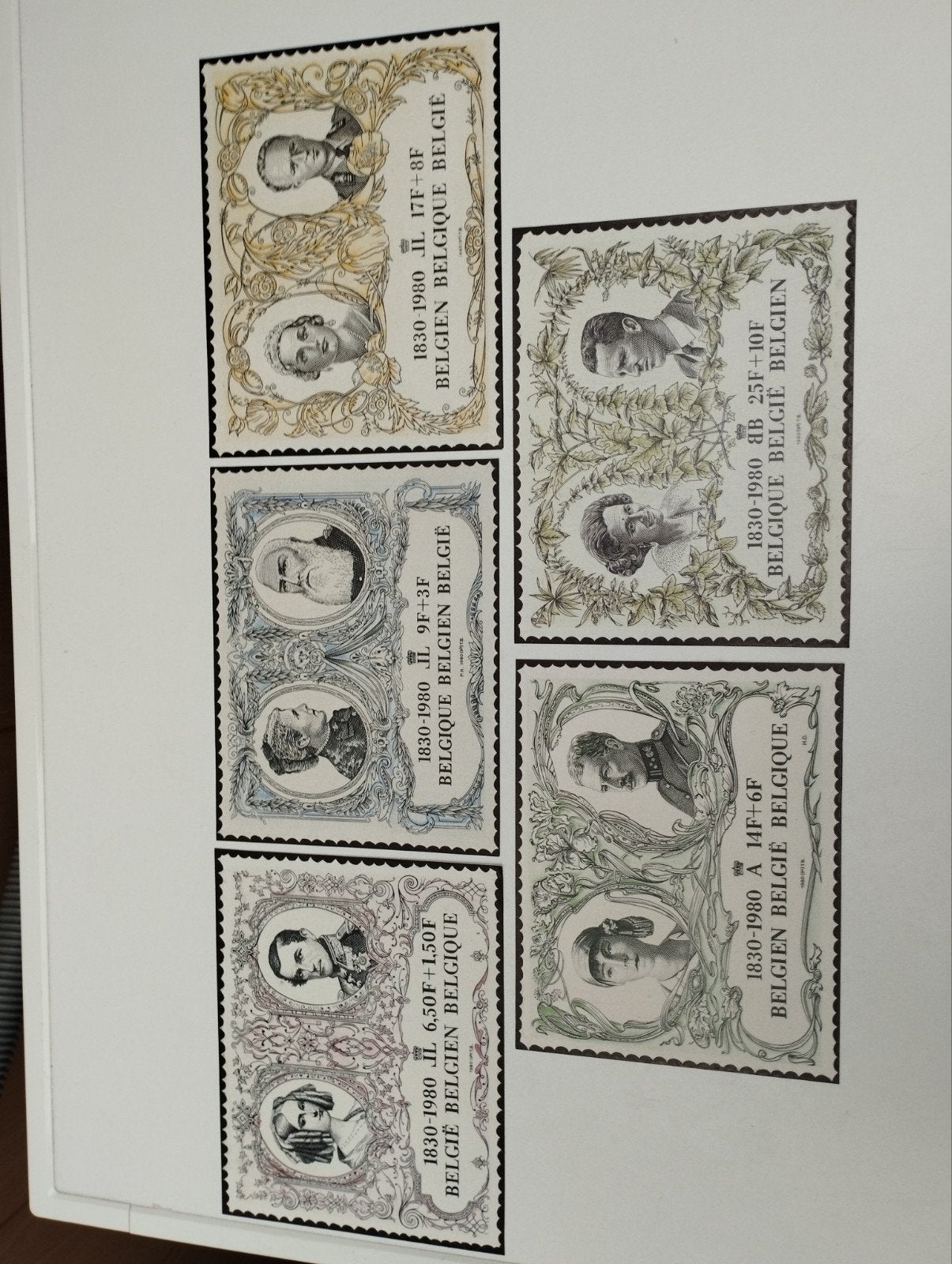 5 postzegels over de eerste 5 koningen en koninginnen van Be, Ophalen